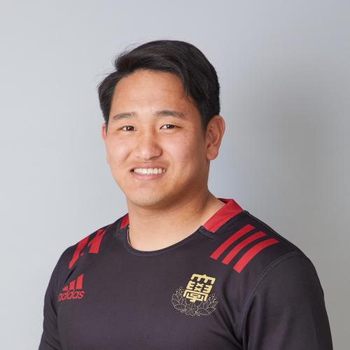 武 育也